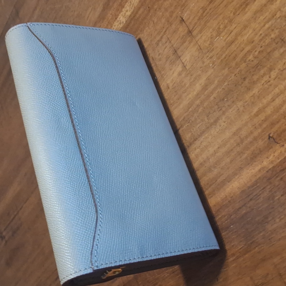 Constance Wallet in Light Gray with Gold Hardware - Picture 4 of 11